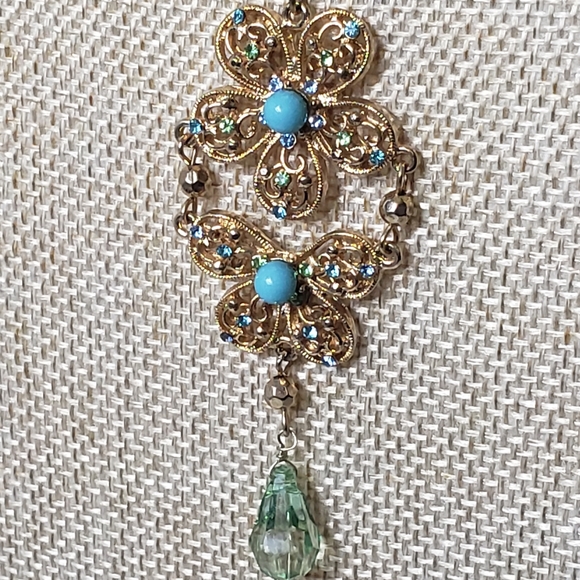 DANGLING Costume Jewelry Necklace Flowers & Butterfly - Picture 2 of 8